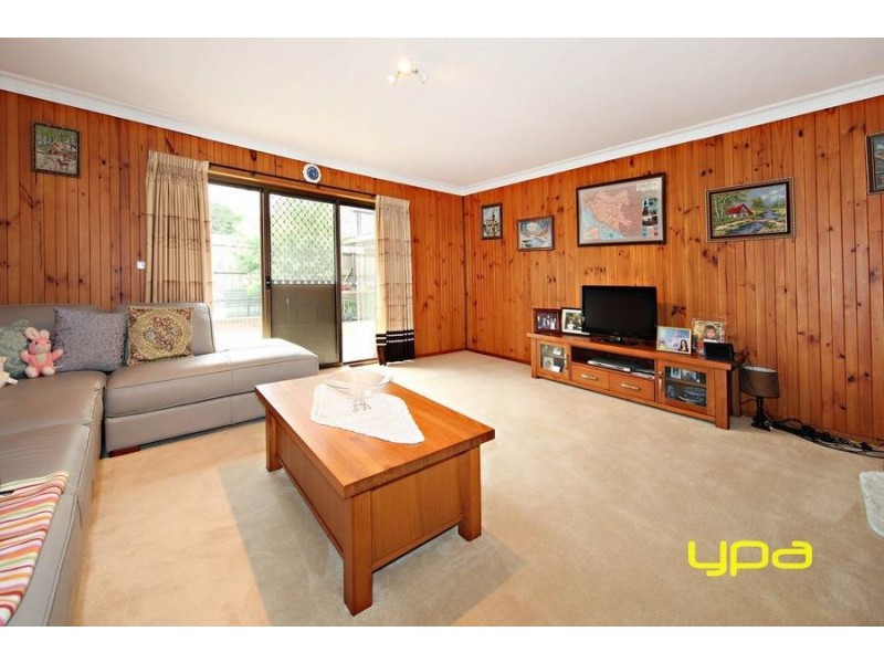 17 Tintaldra Drive, Taylors Lakes VIC 3038