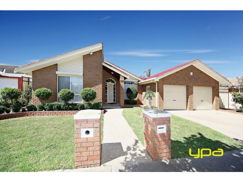 4 Hailey Court, Taylors Lakes VIC 3038