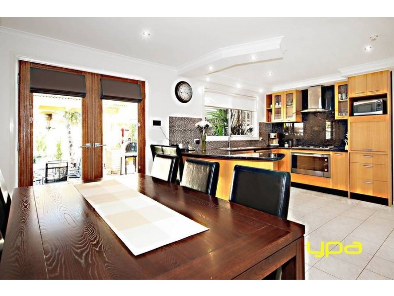 4 Hailey Court, Taylors Lakes VIC 3038