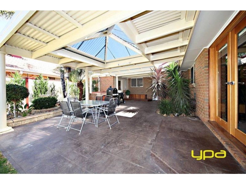 4 Hailey Court, Taylors Lakes VIC 3038