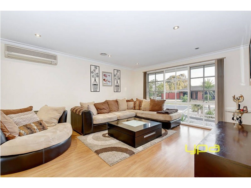 30 Aitken Drive, Delahey VIC 3037