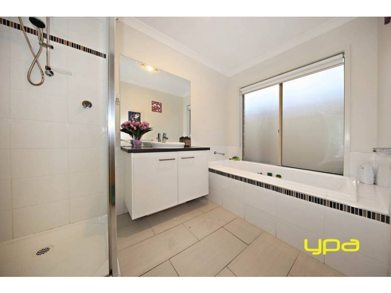 99 George Street, Taylors Hill VIC 3037