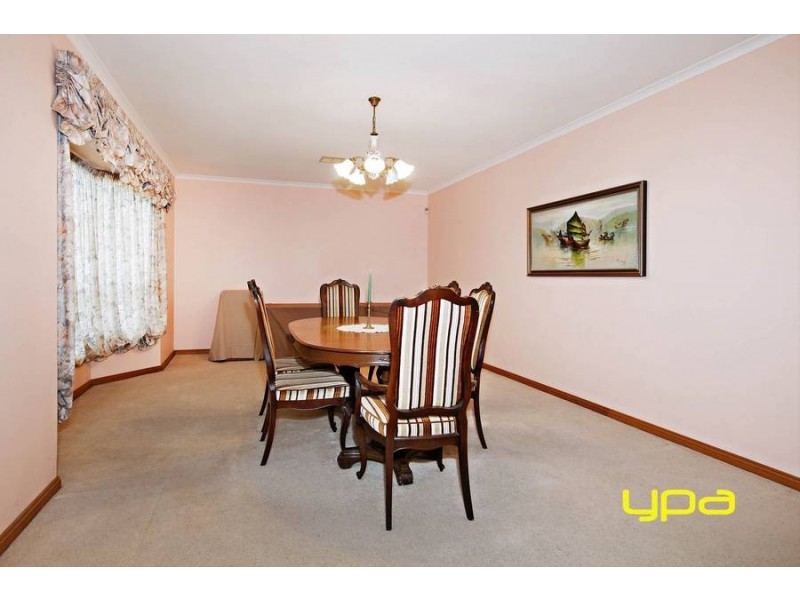 7 Commodore Court, Taylors Lakes VIC 3038