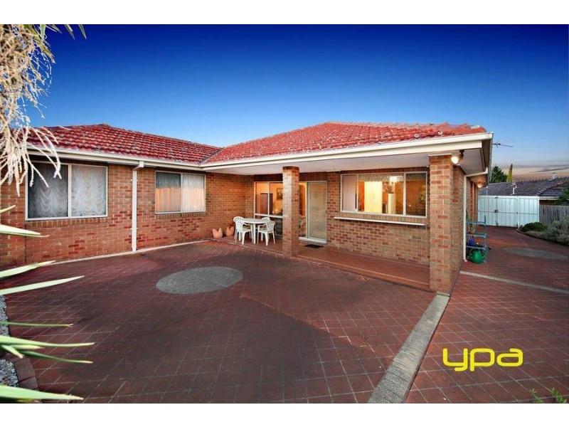 7 Commodore Court, Taylors Lakes VIC 3038