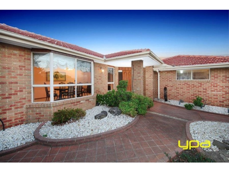 7 Commodore Court, Taylors Lakes VIC 3038