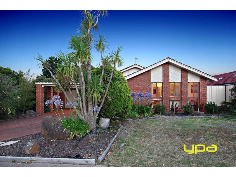 6 Snowdon Close, Keilor Downs VIC 3038