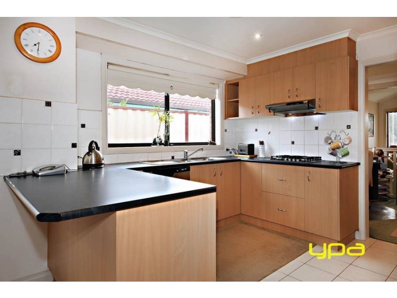 6 Snowdon Close, Keilor Downs VIC 3038