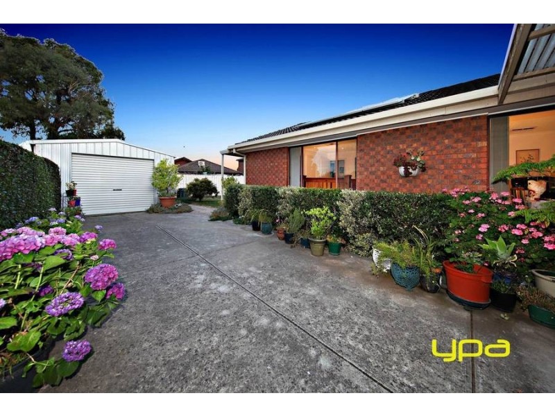 6 Snowdon Close, Keilor Downs VIC 3038