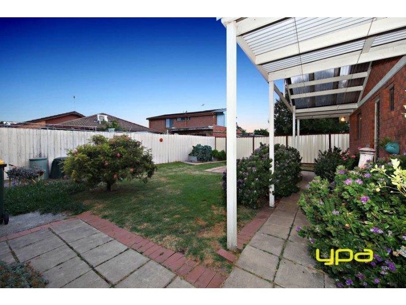 6 Snowdon Close, Keilor Downs VIC 3038