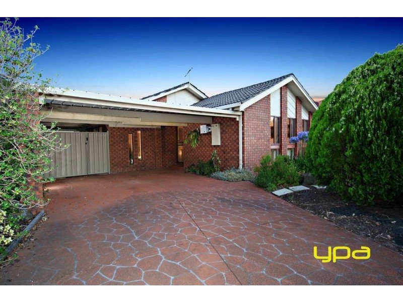 6 Snowdon Close, Keilor Downs VIC 3038