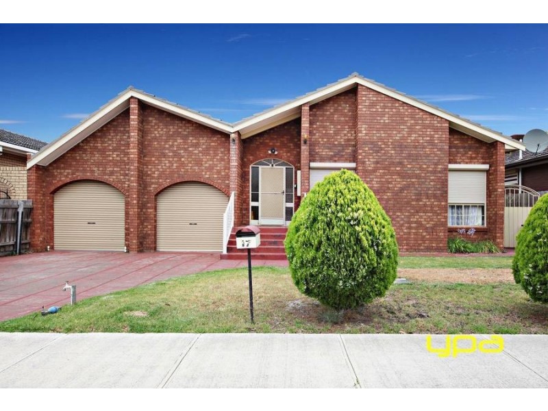17 Lady Nelson Way, Keilor Downs VIC 3038