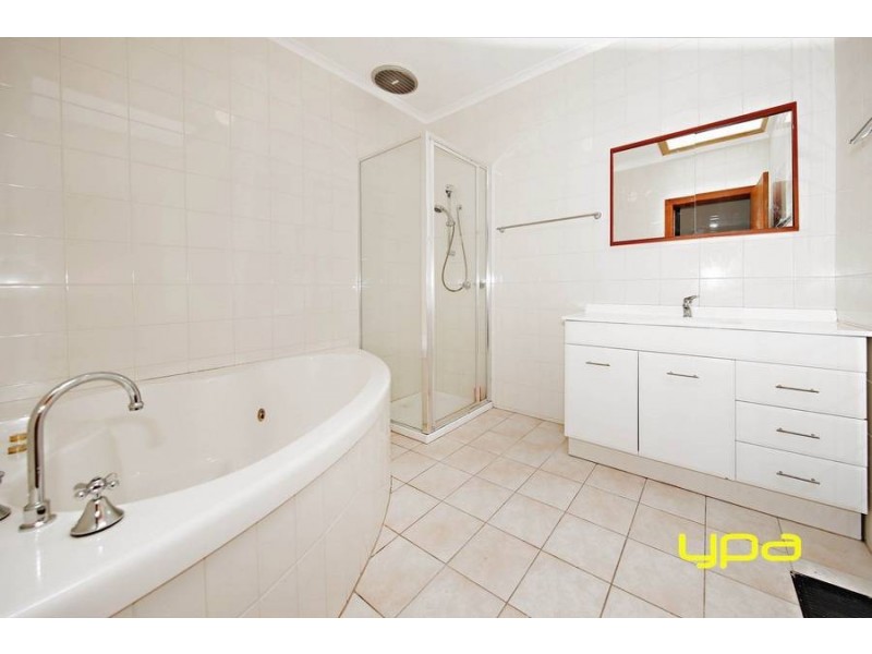 17 Lady Nelson Way, Keilor Downs VIC 3038