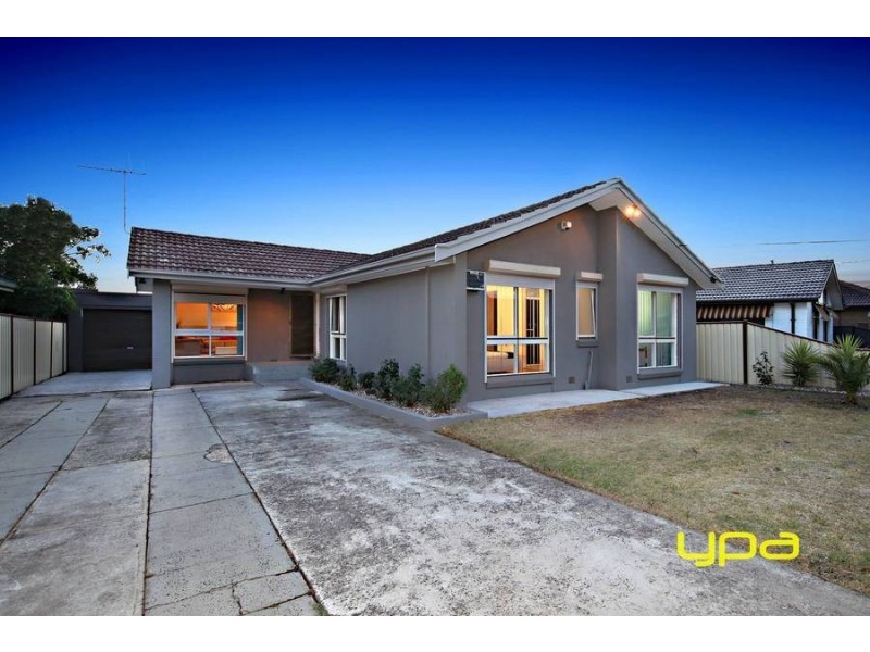 25 Magnolia Avenue, Kings Park VIC 3021