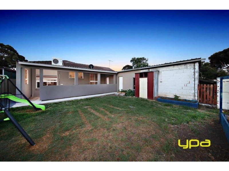 25 Magnolia Avenue, Kings Park VIC 3021