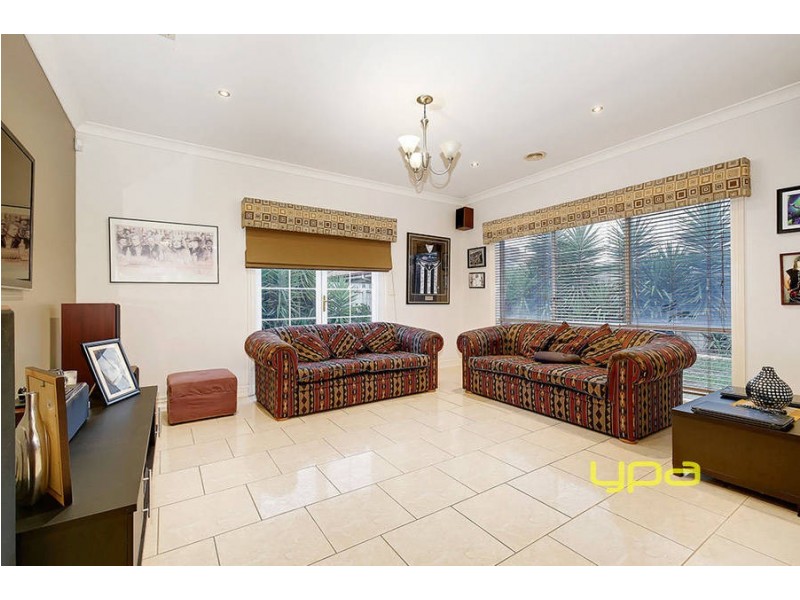 28 Wellington Drive, Hillside VIC 3037