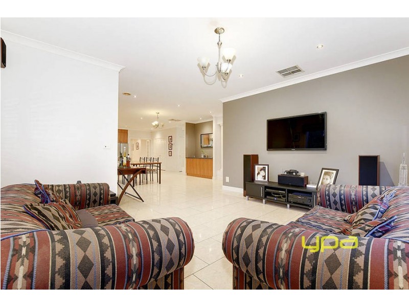 28 Wellington Drive, Hillside VIC 3037