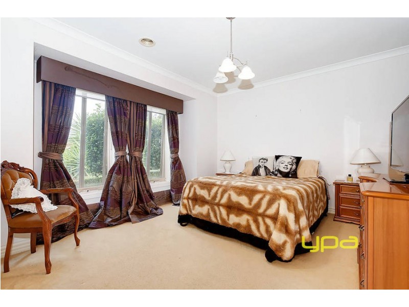 28 Wellington Drive, Hillside VIC 3037