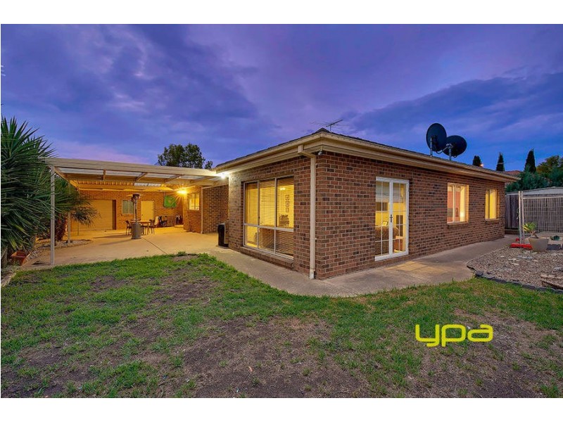 28 Wellington Drive, Hillside VIC 3037