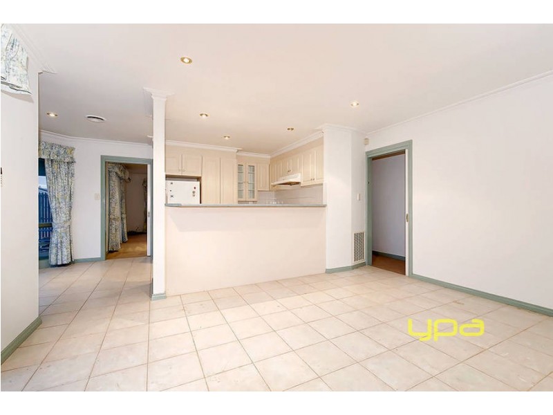 4 Manchester Drive, Sydenham VIC 3037