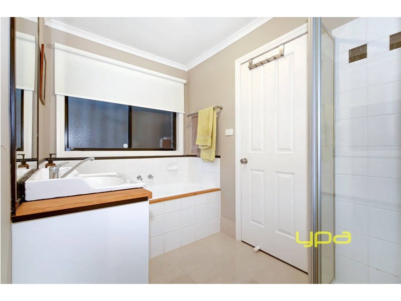 20 Mathisen Terrace, Hillside VIC 3037