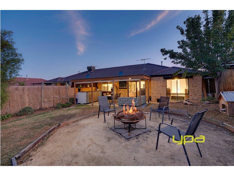 20 Mathisen Terrace, Hillside VIC 3037