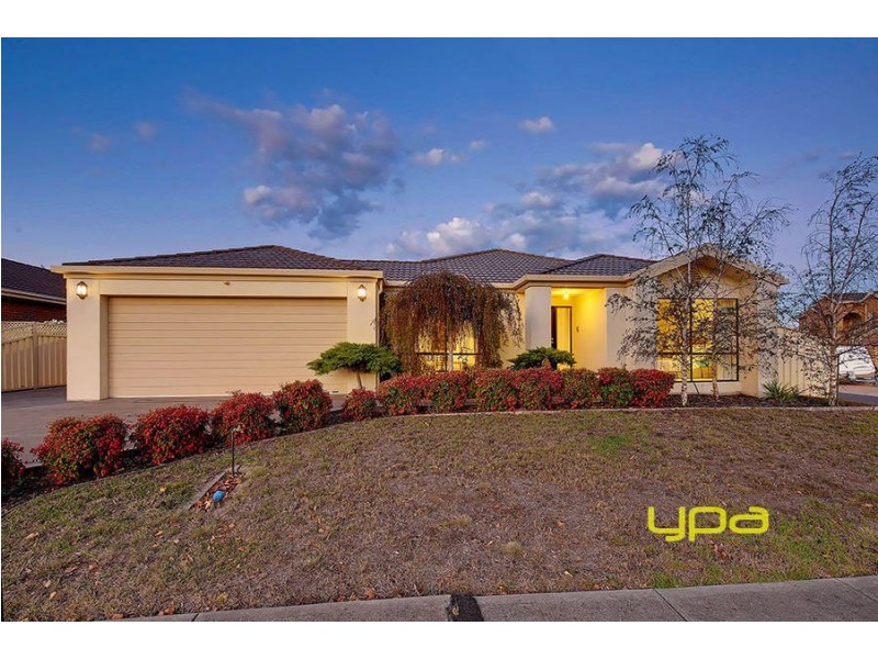 22 Highbury Drive, Hillside VIC 3037