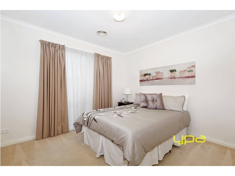 22 Highbury Drive, Hillside VIC 3037