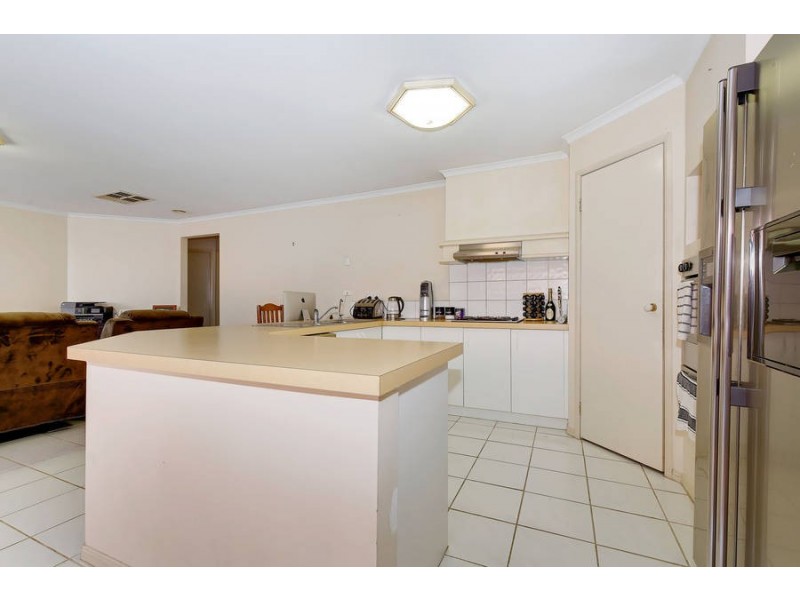 17 Allenby Road, Hillside VIC 3037