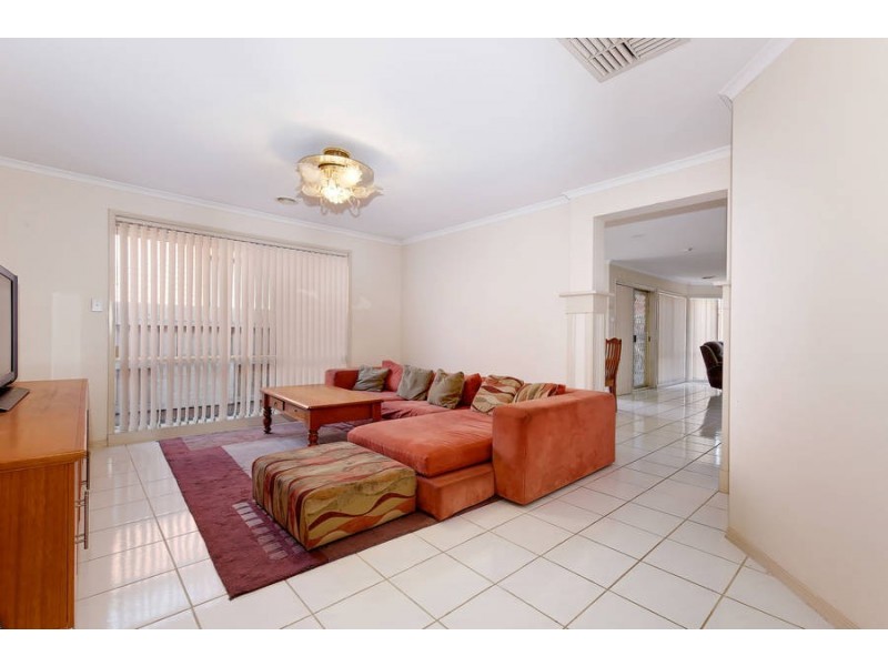 17 Allenby Road, Hillside VIC 3037