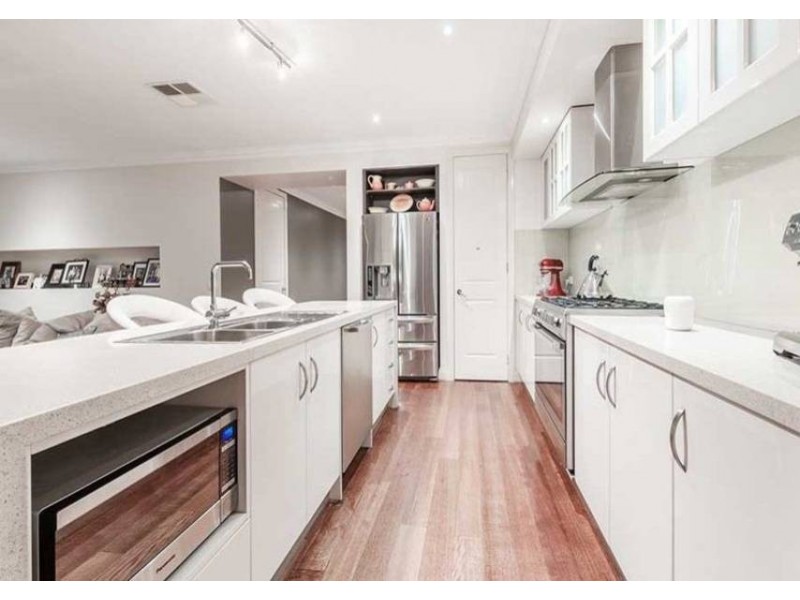 7  Faraday Court, Taylors Hill VIC 3037