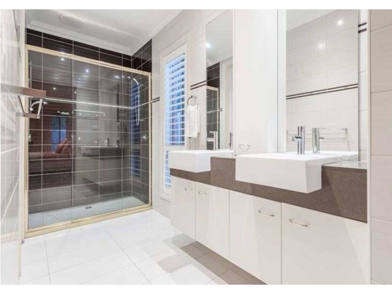 7  Faraday Court, Taylors Hill VIC 3037