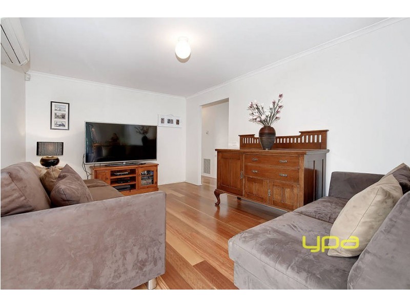 8 Brindalee Way, Hillside VIC 3037