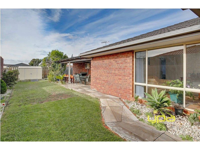 8 Brindalee Way, Hillside VIC 3037