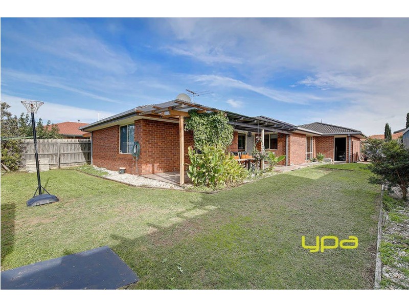 8 Brindalee Way, Hillside VIC 3037
