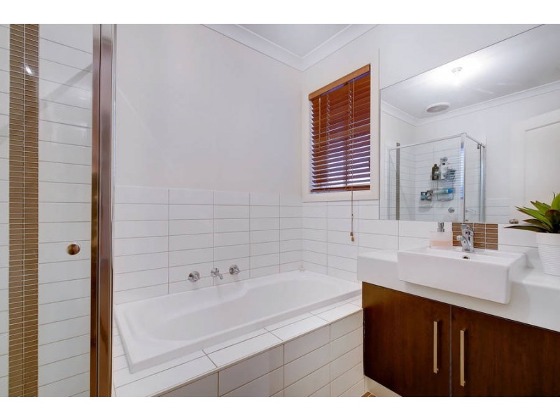 1/9 Sayvel Close, Hillside VIC 3037