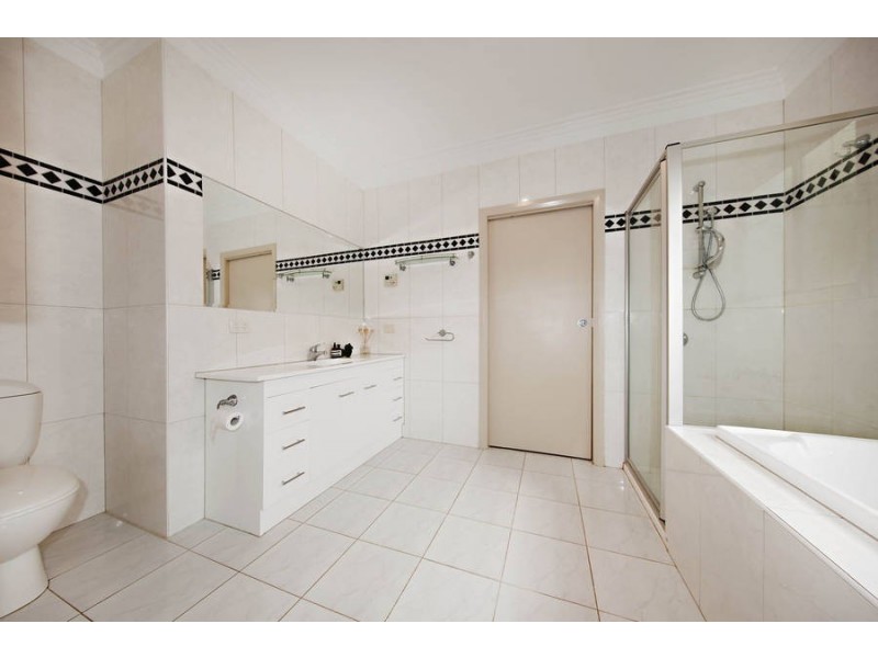 9 Bowman Court, Taylors Hill VIC 3037