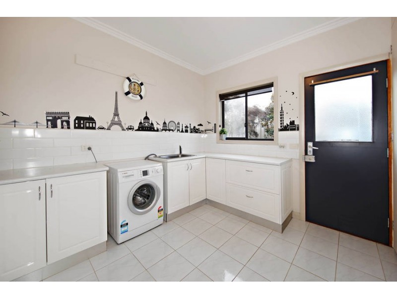 9 Bowman Court, Taylors Hill VIC 3037