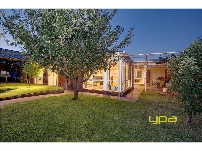 2  Eliza Court, Hillside VIC 3037