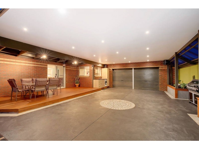 38 Manchester Drive, Sydenham VIC 3037