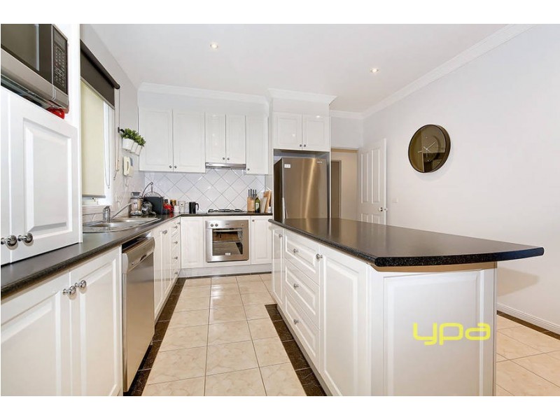 1/10 Elgin Close, Hillside VIC 3037