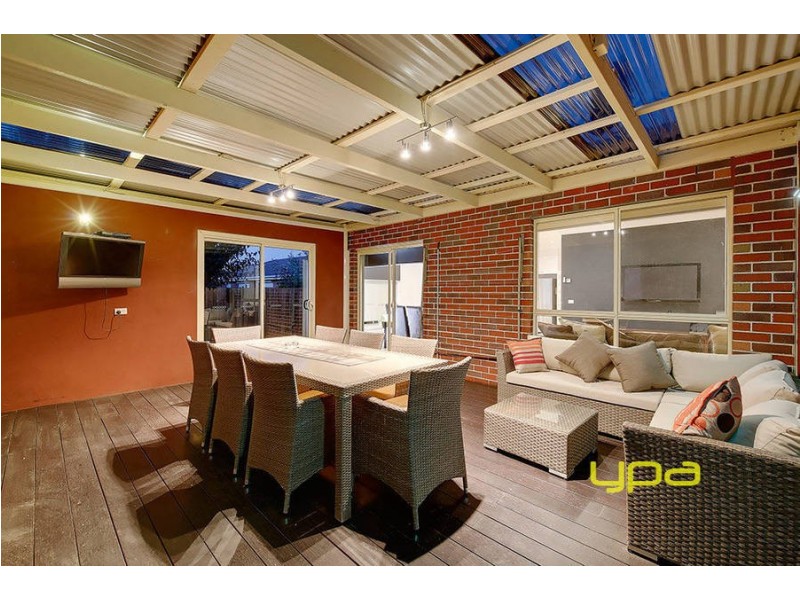 1/10 Elgin Close, Hillside VIC 3037