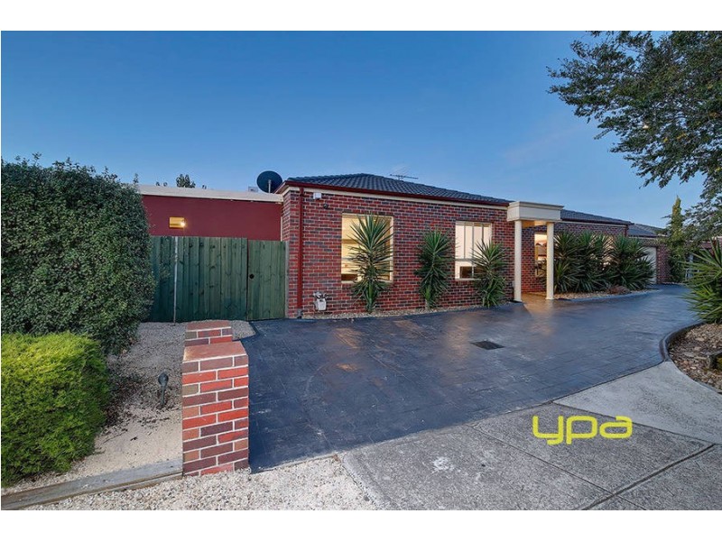1/10 Elgin Close, Hillside VIC 3037