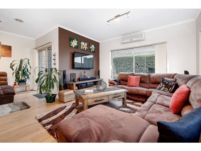 49 The Glades, Taylors Hill VIC 3037