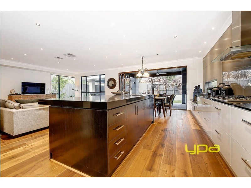 6 Subiaco Way, Taylors Hill VIC 3037