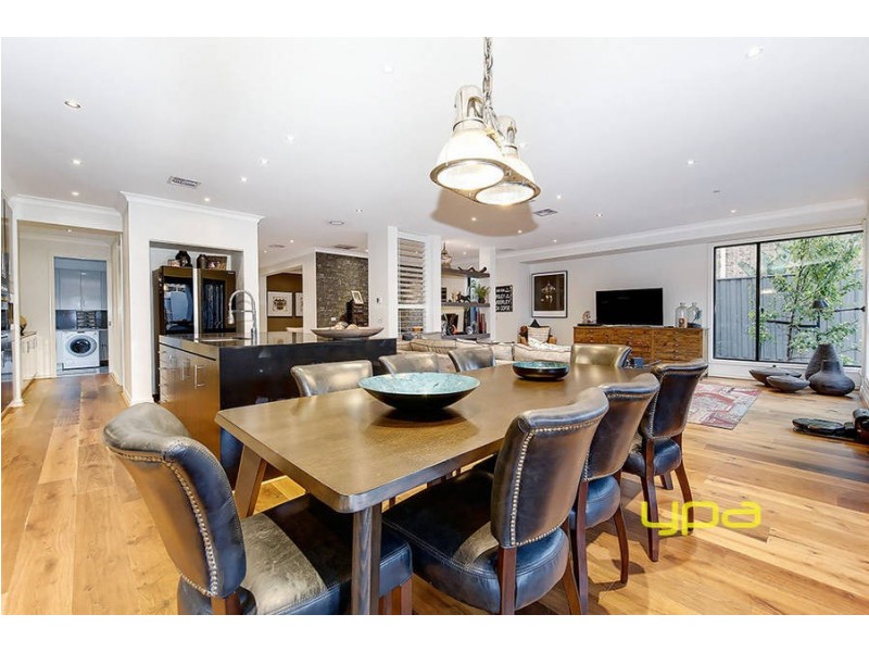 6 Subiaco Way, Taylors Hill VIC 3037