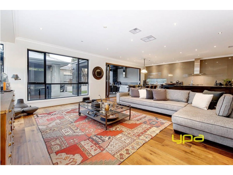 6 Subiaco Way, Taylors Hill VIC 3037