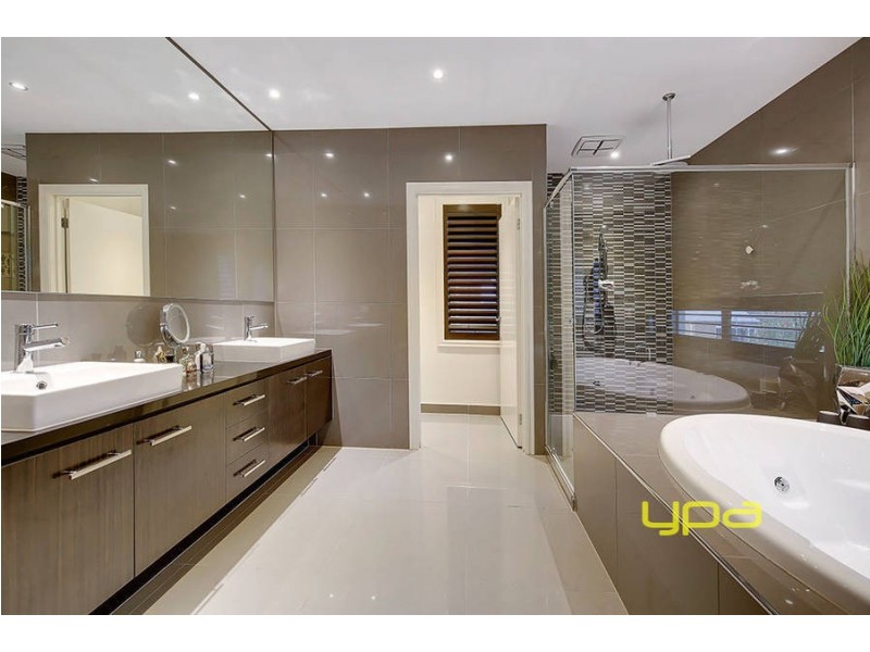 6 Subiaco Way, Taylors Hill VIC 3037