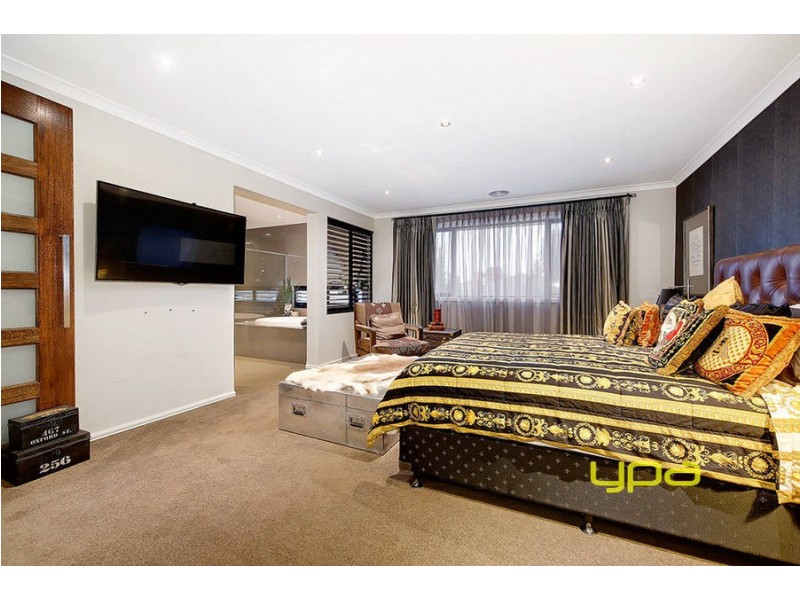 6 Subiaco Way, Taylors Hill VIC 3037