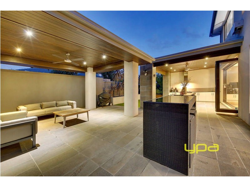 6 Subiaco Way, Taylors Hill VIC 3037