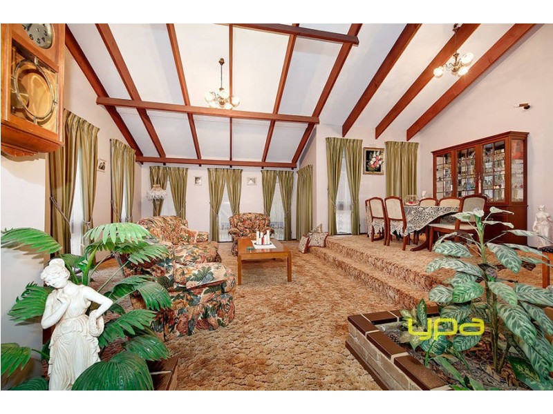 13 Koroit Place, Taylors Lakes VIC 3038